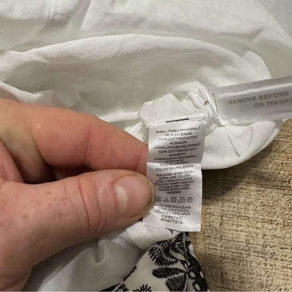 Ann Taylor Petite Embroidered Halter Midi Dress |
Size 0 - Picture 11 of 13